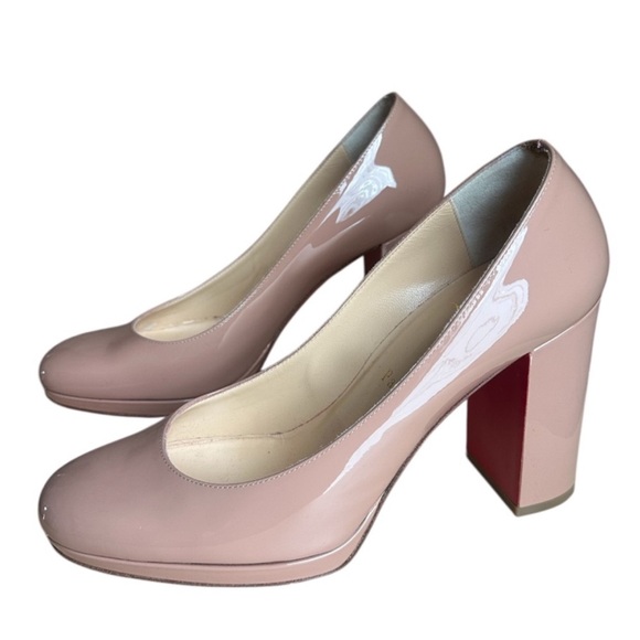 Christian Louboutin Kabetts 100mm
Nude patent Pumps RETAIL 845 - Picture 2 of 9